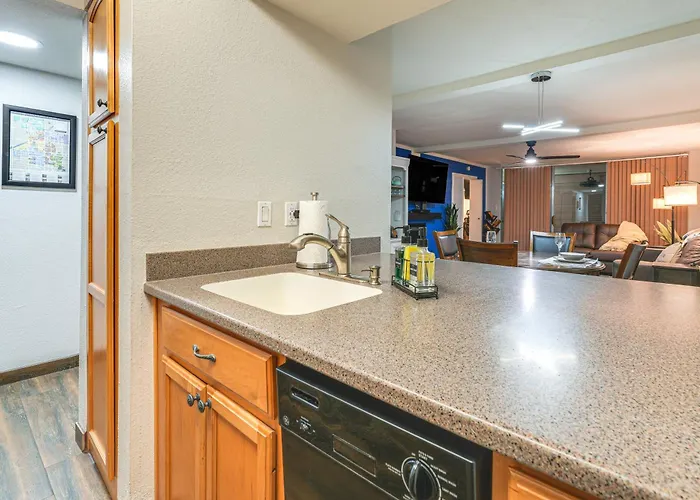 < 1 Mi To Old Town Scottsdale: W/ Patio Scottsdale