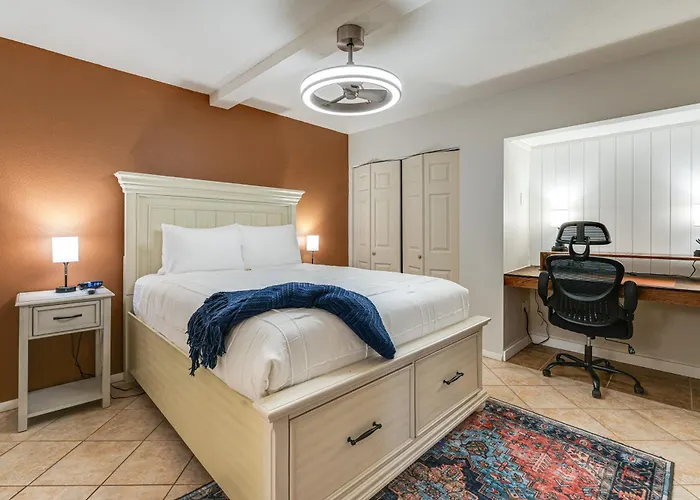 < 1 Mi To Old Town Scottsdale: W/ Patio